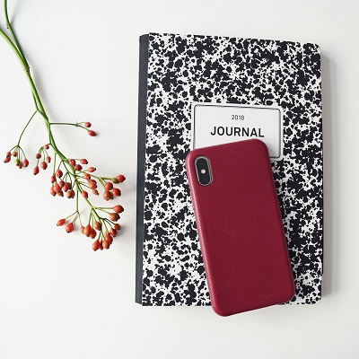 181003_Facebook_Instagram_bordeaux_red